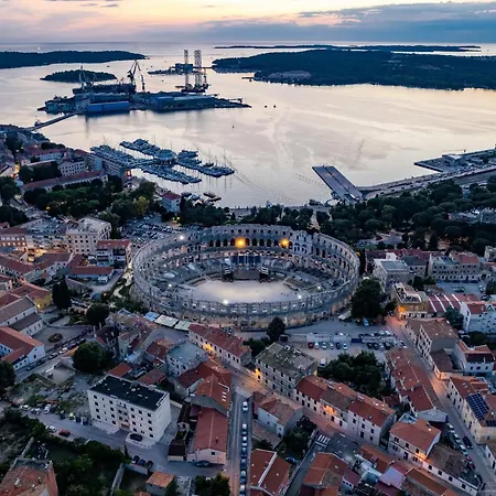 Tina & Denis Daire *