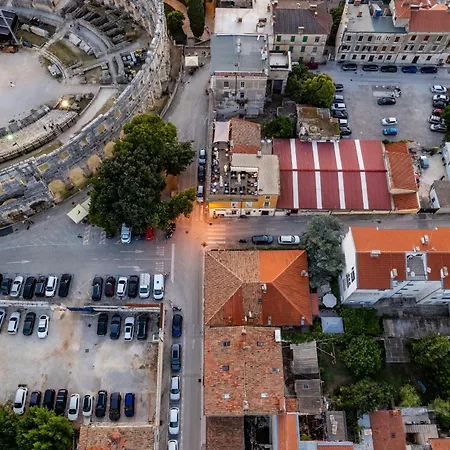 Tina & Denis Apartamento Pula